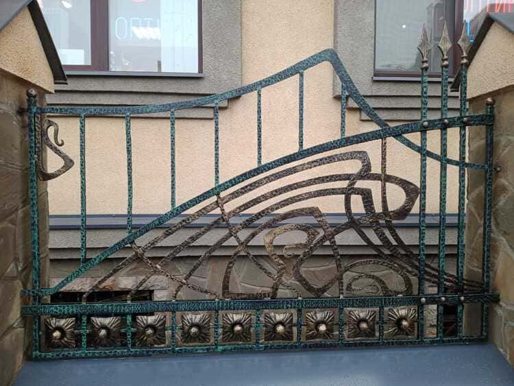 Подъемно-секционные ворота Обнинск